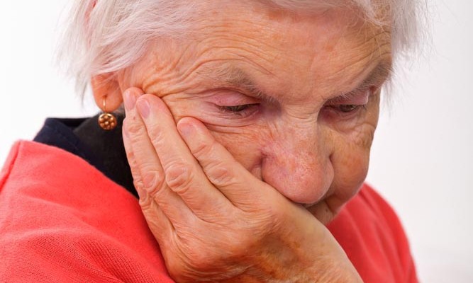 Alzheimer : les traitements peuvent-ils entrainer des troubles du comportement ?